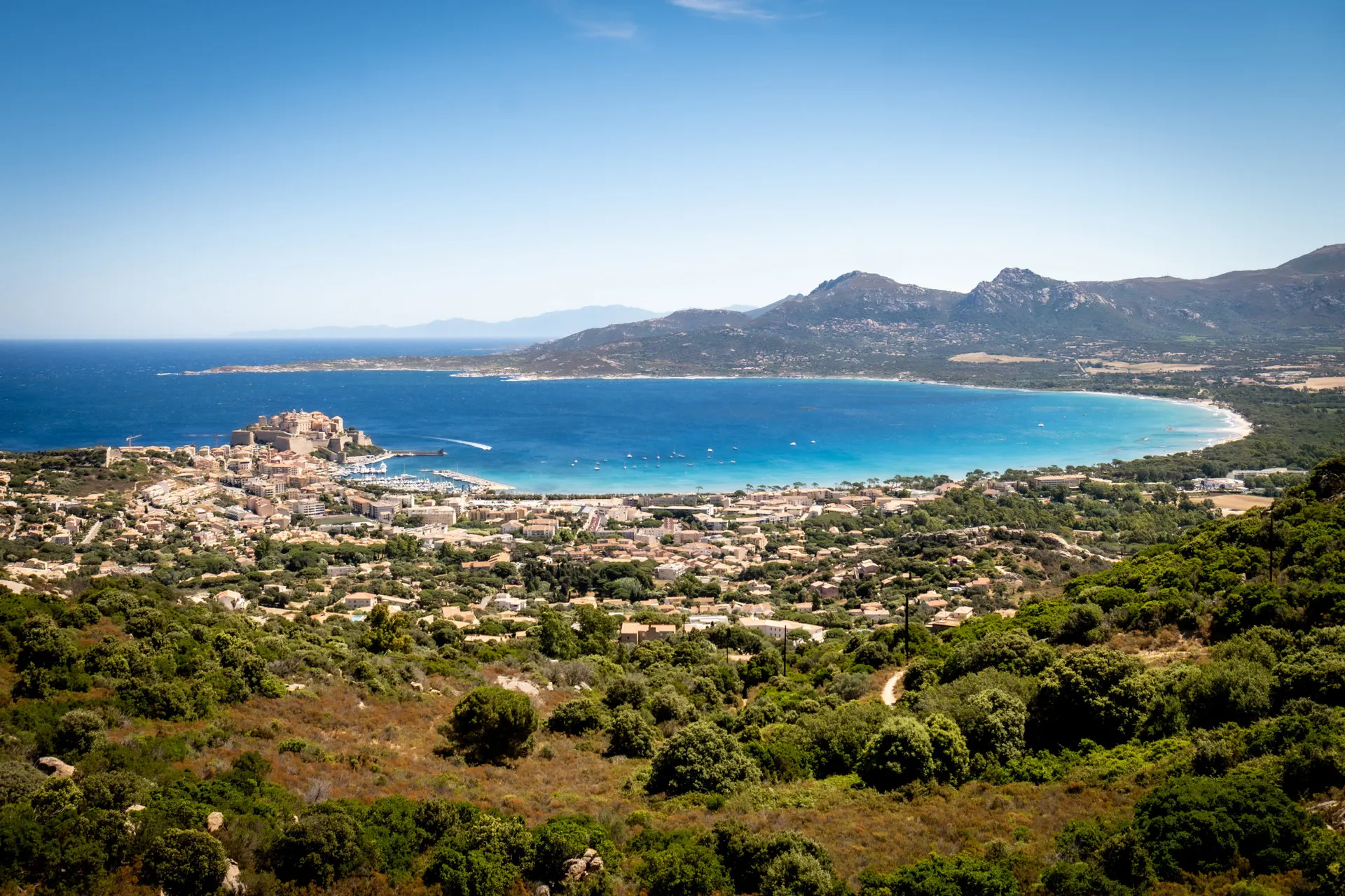 Blick auf die Bucht von Calvi