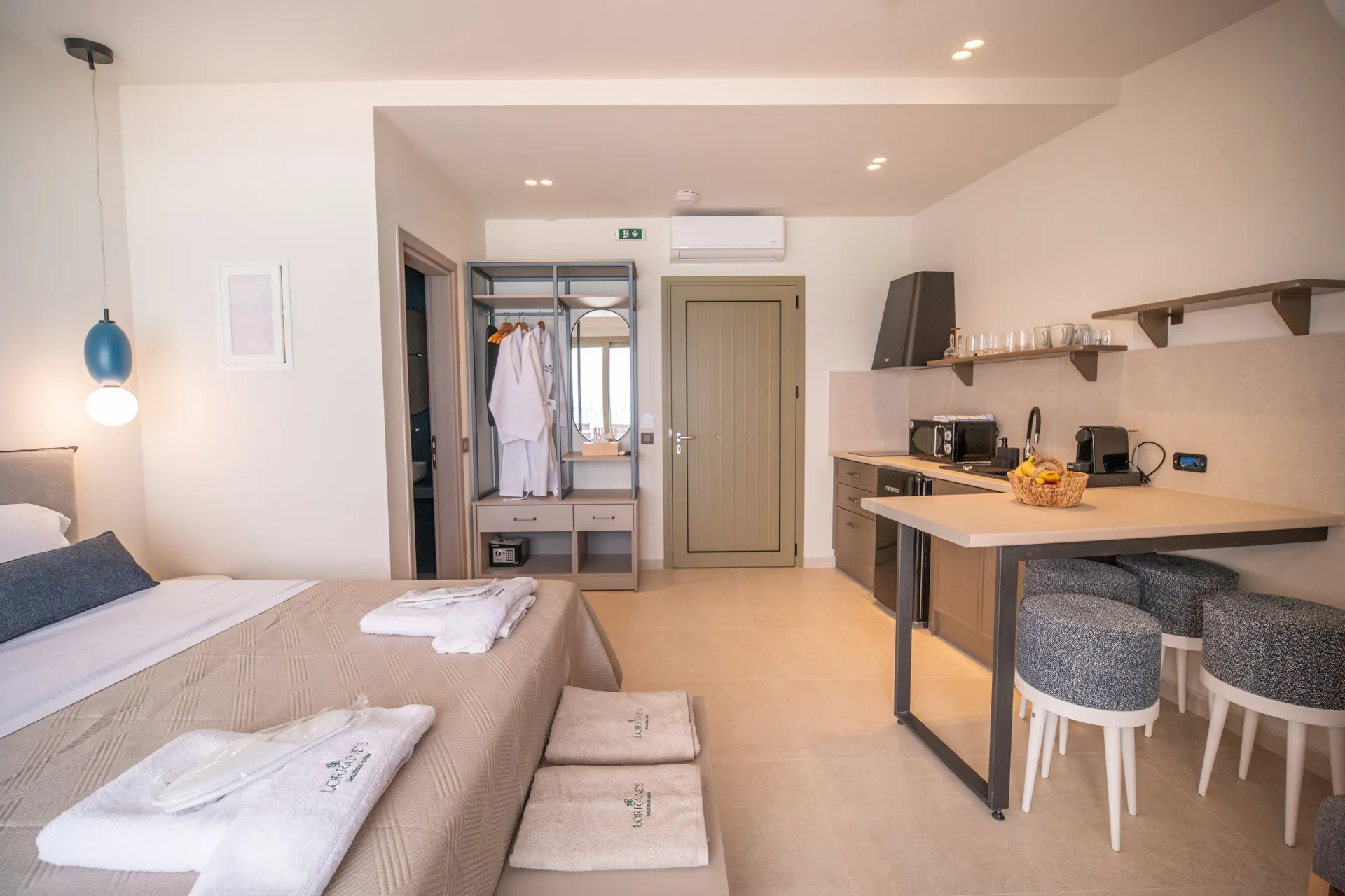 Lorraine's Boutique Suites - Studio Meerblick mit Whirlpool