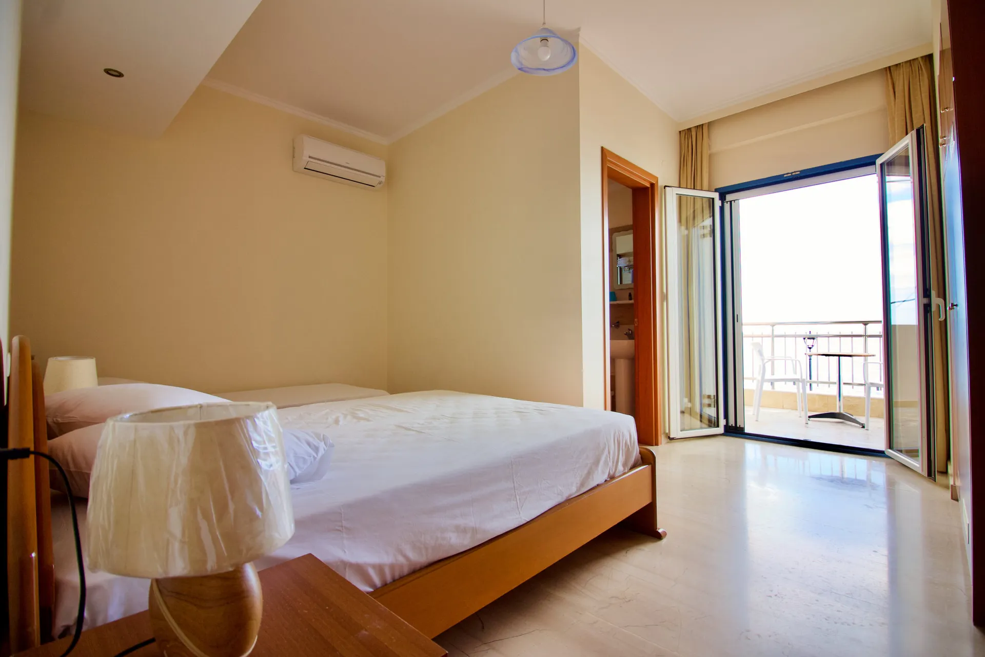 Kalypso Hotel - Dreibettzimmer Meerblick