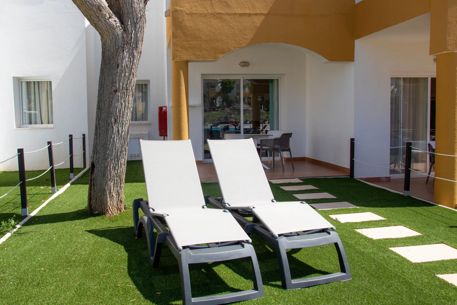 Aparthotel Comitas Isla del Aire - Appartement mit Terrasse