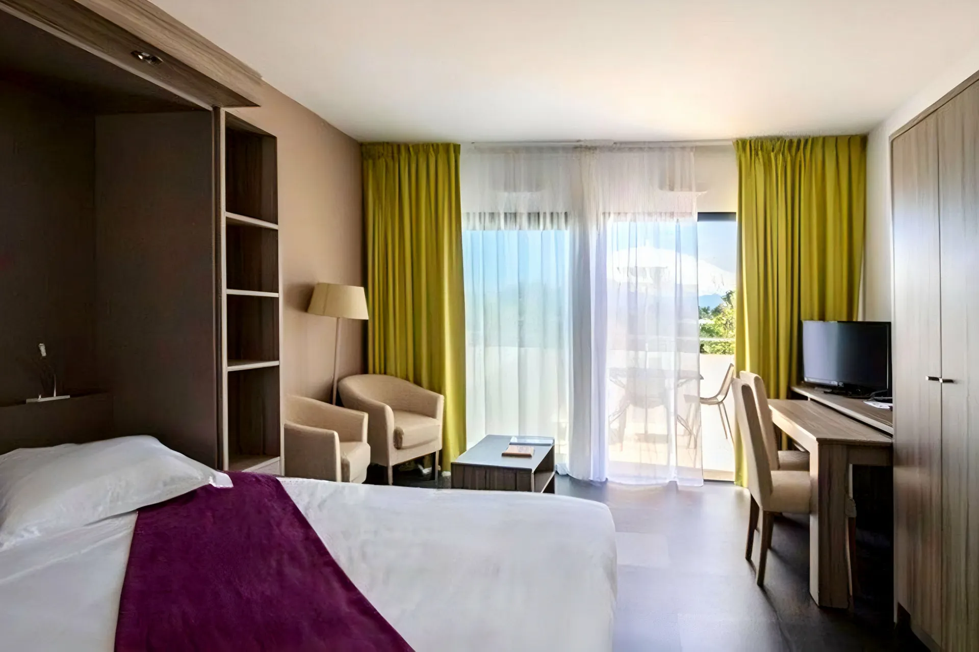 Aparthotel Suite Home