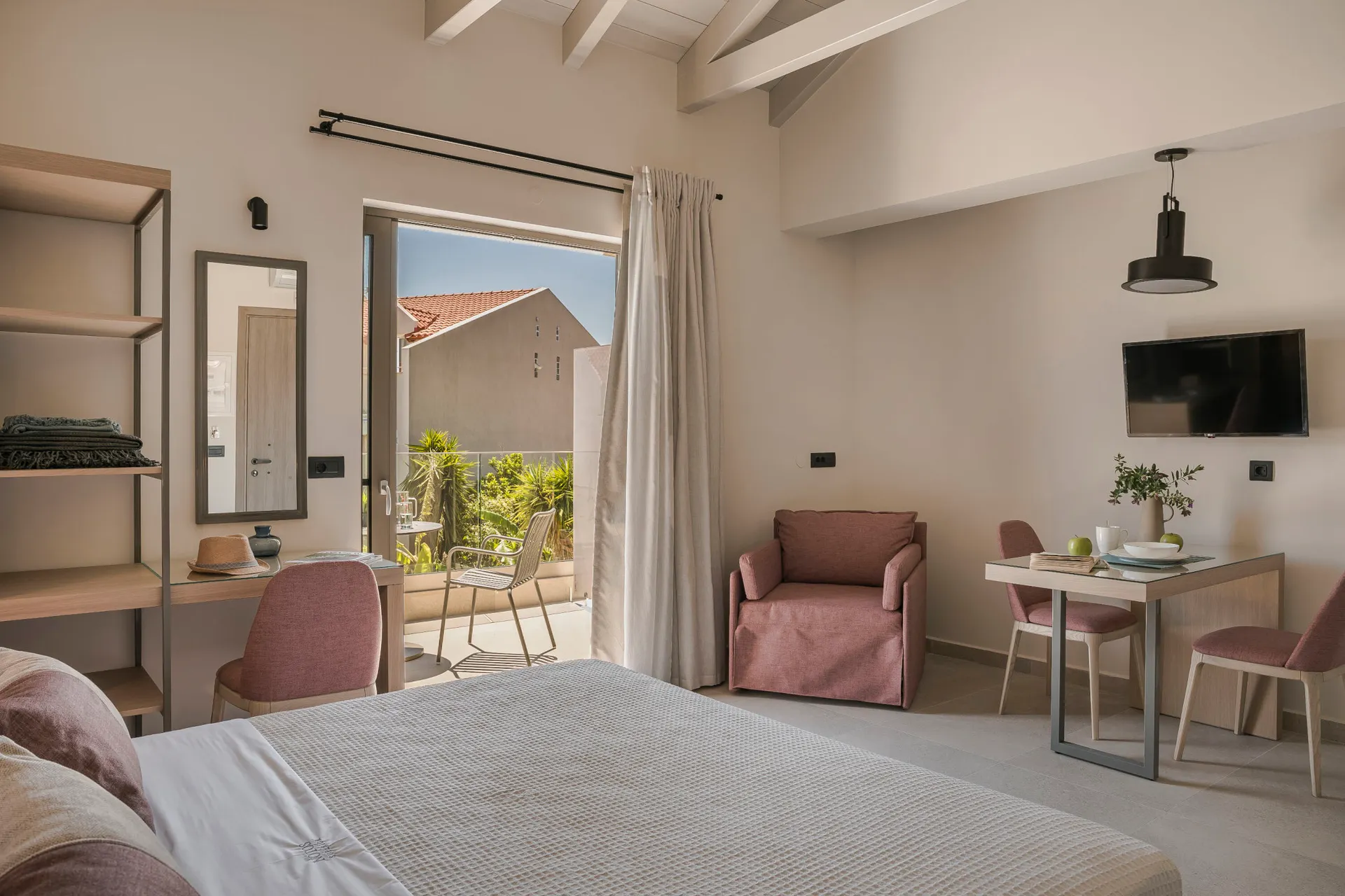 Notos Studios - Studio Superior A