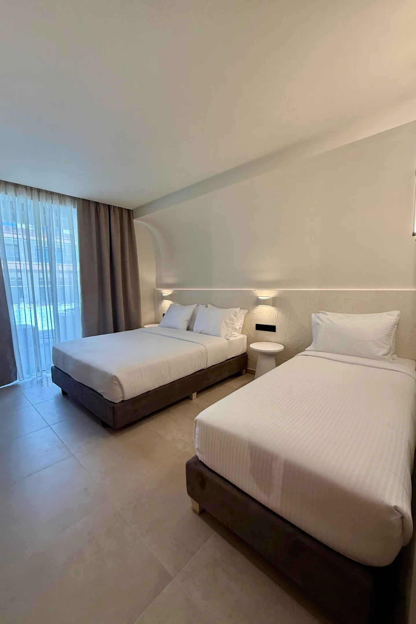 Aethra Hotel & Suites - Doppelzimmer Deluxe mit Poolzugang