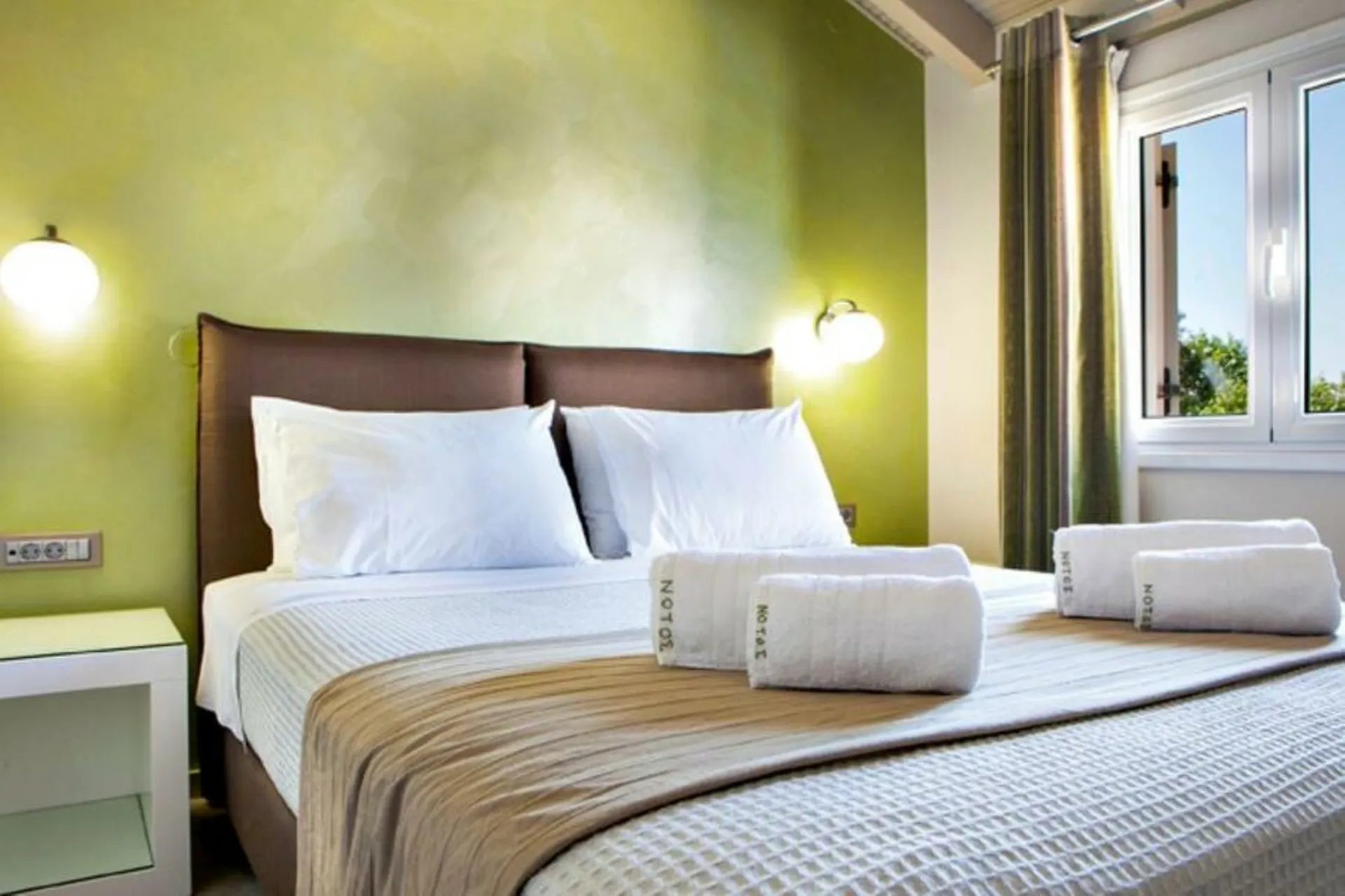 Notos Studios - Appt. Garten- bzw. Poolblick