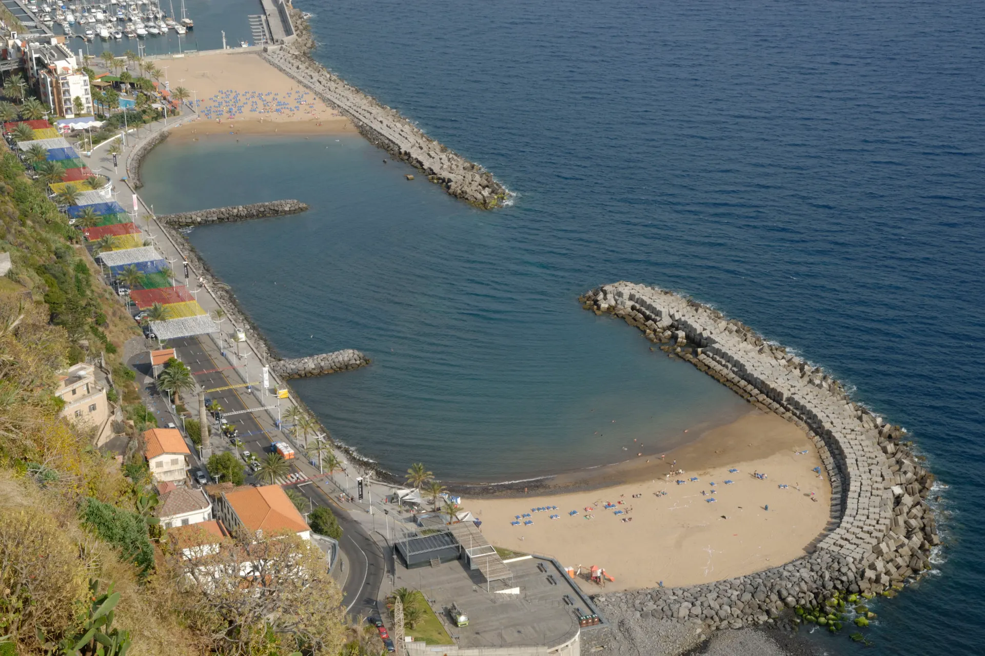 <p>PIM, Madeira, contentful, Strand, Küste, Hafen (UPLOAD_ANER)</p>