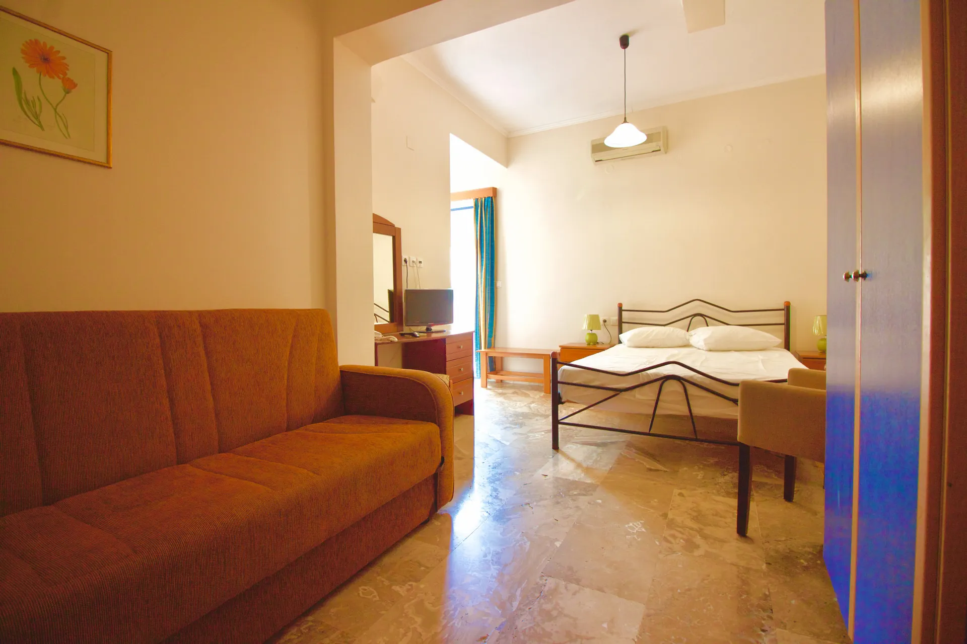 Kalypso Hotel - Dreibettzimmer Bergblick