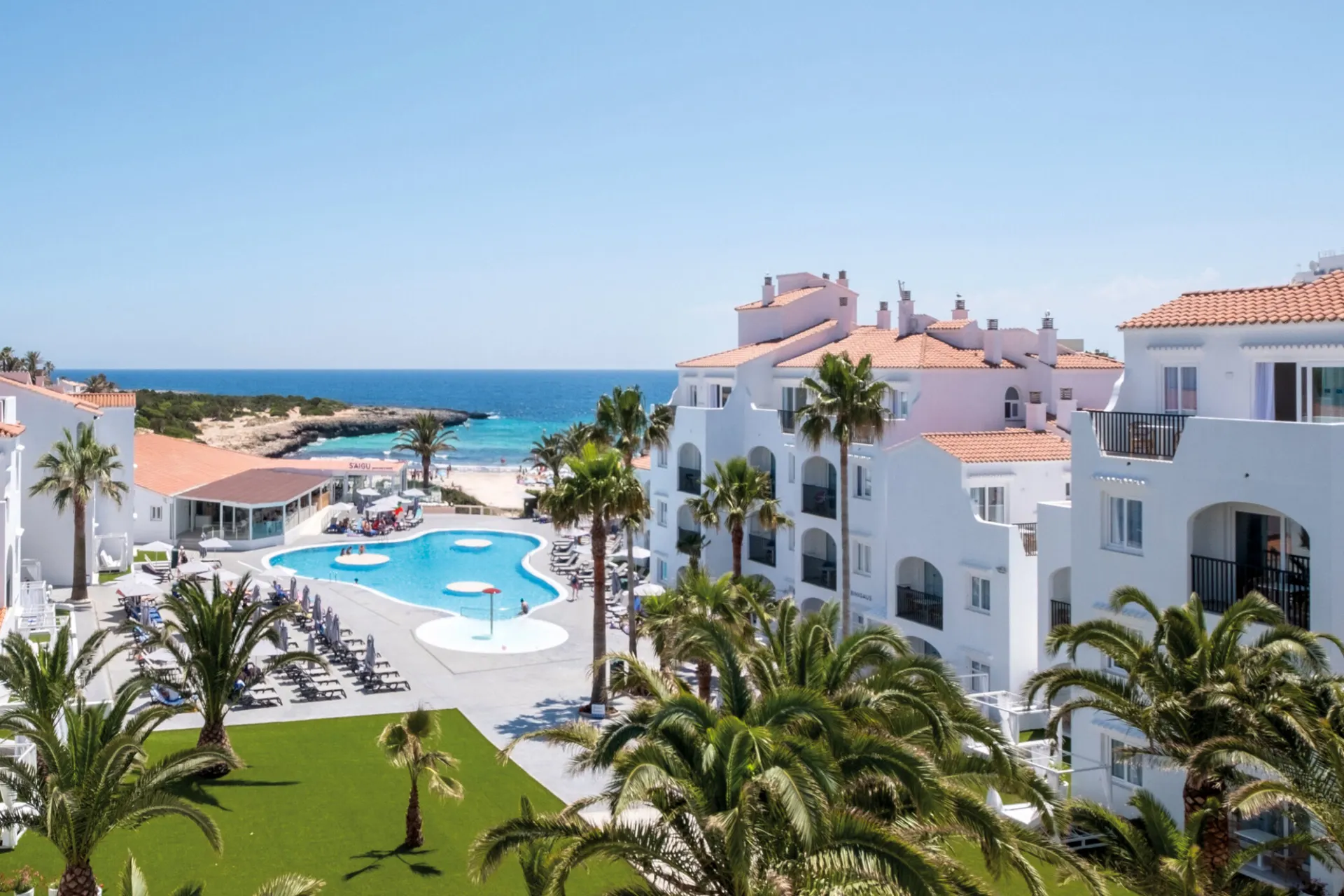 Hotel Carema Beach